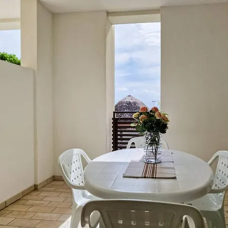 Stylish Escape With Pool Near The Apartman