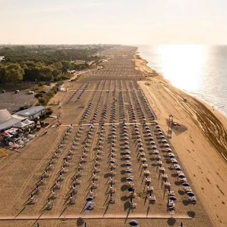 Stylish Escape With Pool Near The * Bibione